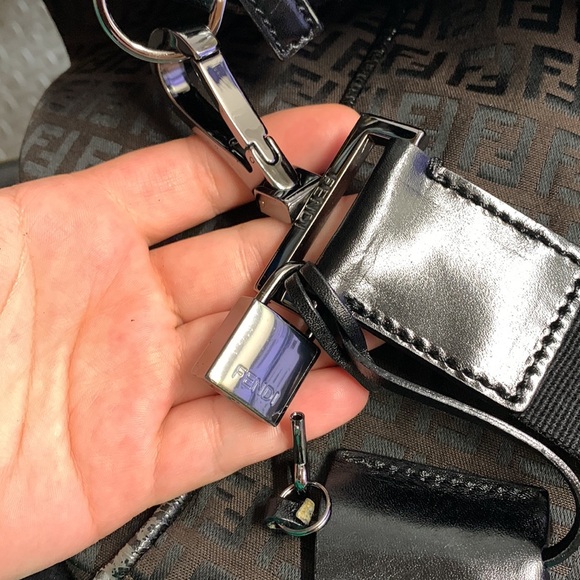 Fendi Shoulder Bag Brown Canvas TRAVEL BAG DIAPER BAG - Picture 13 of 14